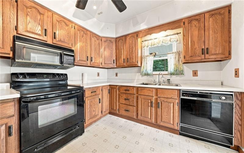 1221 Martin Ave, New Kensington, 15068, 4 Bedrooms Bedrooms, ,2 BathroomsBathrooms,Residential,For Sale,Martin Ave,1770966