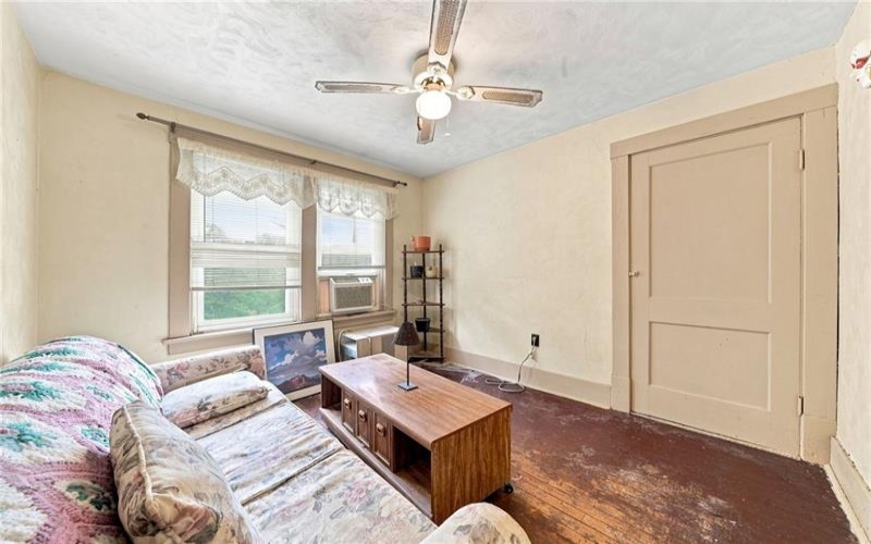 1221 Martin Ave, New Kensington, 15068, 4 Bedrooms Bedrooms, ,2 BathroomsBathrooms,Residential,For Sale,Martin Ave,1770966