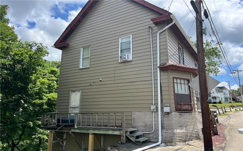 622 Trump Ave, Connellsville, 15425, 3 Bedroom Bedrooms, 7 Room Rooms,1 BathroomBathrooms,Residential,For Sale,Trump Ave,1771623