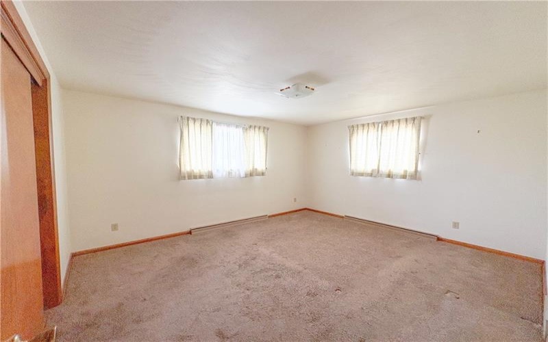 420 Hillview Dr, New Kensington, 15068, 2 Bedroom Bedrooms, 6 Room Rooms,2 BathroomBathrooms,Residential,For Sale,Hillview Dr,1771964