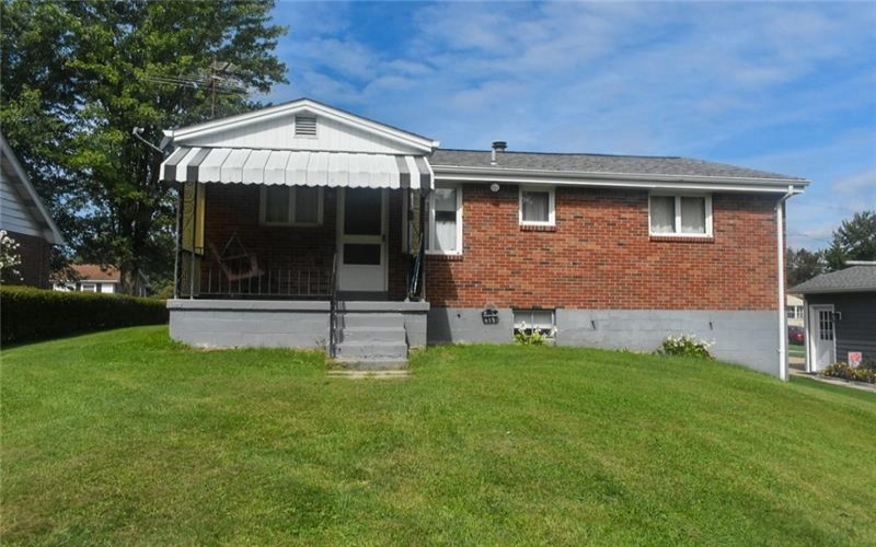 420 Hillview Dr, New Kensington, 15068, 2 Bedroom Bedrooms, 6 Room Rooms,2 BathroomBathrooms,Residential,For Sale,Hillview Dr,1771964