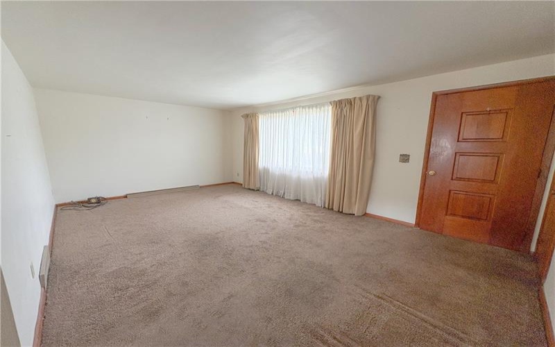 420 Hillview Dr, New Kensington, 15068, 2 Bedroom Bedrooms, 6 Room Rooms,2 BathroomBathrooms,Residential,For Sale,Hillview Dr,1771964