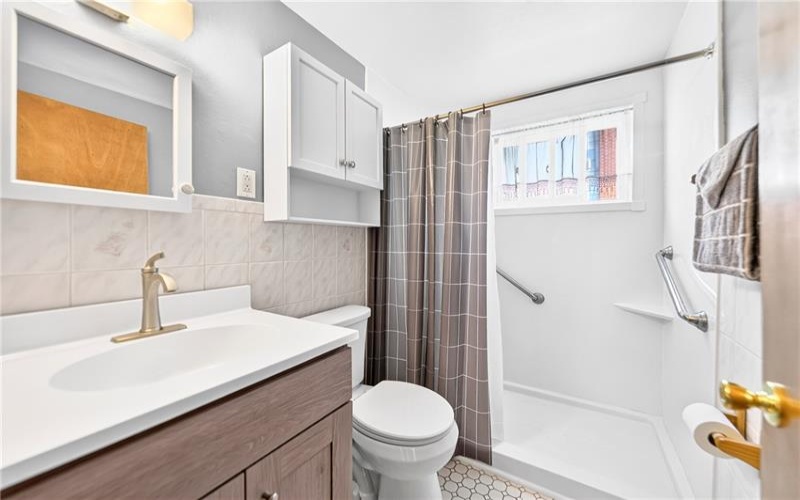 195 LACOCK STREET, Washington, 15301, 3 Bedrooms Bedrooms, 7 Rooms Rooms,1 BathroomBathrooms,Residential,For Sale,LACOCK STREET,1772067
