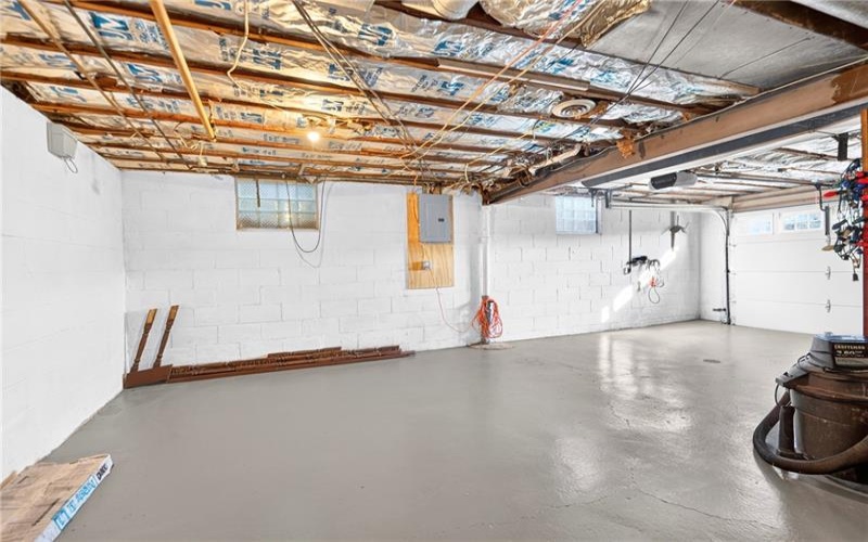 195 LACOCK STREET, Washington, 15301, 3 Bedrooms Bedrooms, 7 Rooms Rooms,1 BathroomBathrooms,Residential,For Sale,LACOCK STREET,1772067
