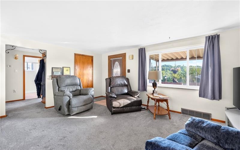 195 LACOCK STREET, Washington, 15301, 3 Bedrooms Bedrooms, 7 Rooms Rooms,1 BathroomBathrooms,Residential,For Sale,LACOCK STREET,1772067