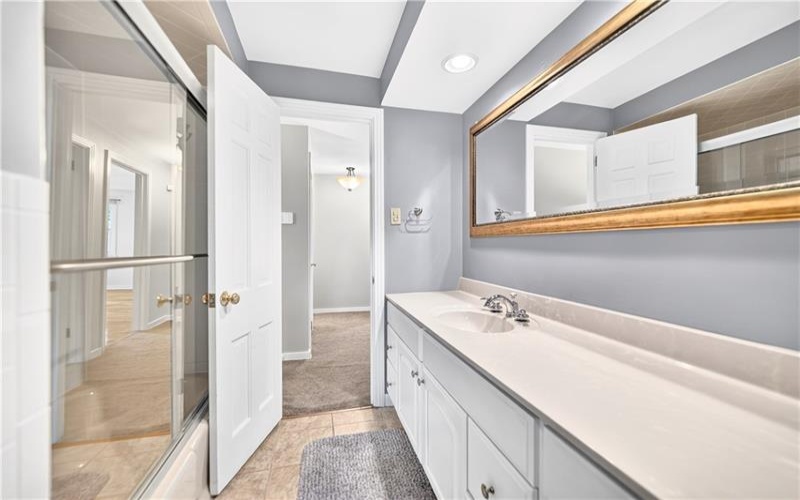 195 Gateshead Dr, Canonsburg, 15317, 4 Bedroom Bedrooms, 11 Room Rooms,2.1 BathroomBathrooms,Residential,For Sale,Gateshead Dr,1760530