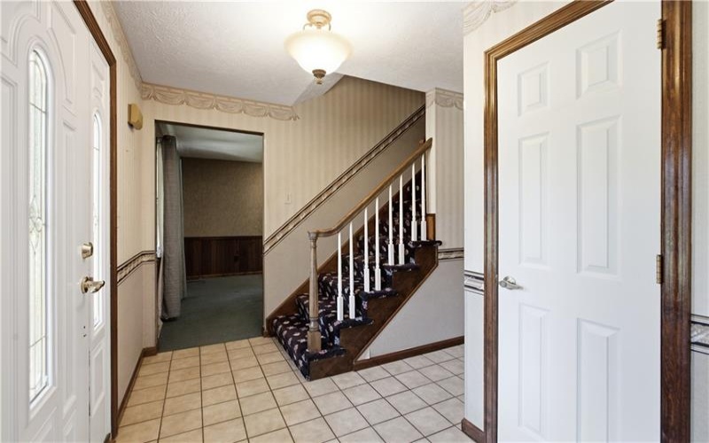 3425 Aloha Dr, Lower Burrell, 15068, 4 Bedroom Bedrooms, 8 Room Rooms,2.1 BathroomBathrooms,Residential,For Sale,Aloha Dr,1771535