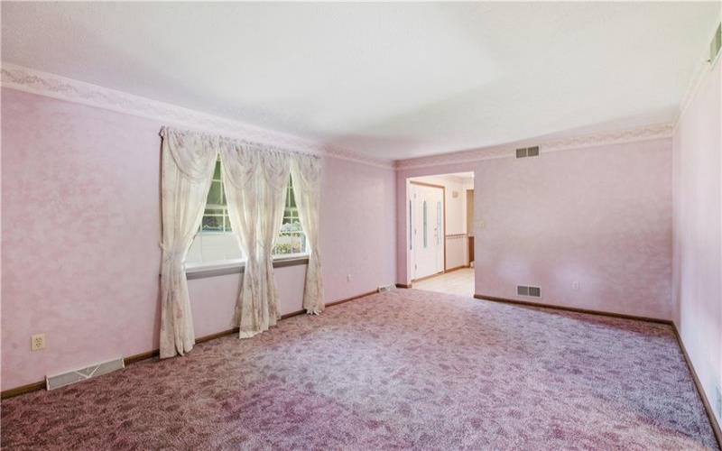 3425 Aloha Dr, Lower Burrell, 15068, 4 Bedroom Bedrooms, 8 Room Rooms,2.1 BathroomBathrooms,Residential,For Sale,Aloha Dr,1771535