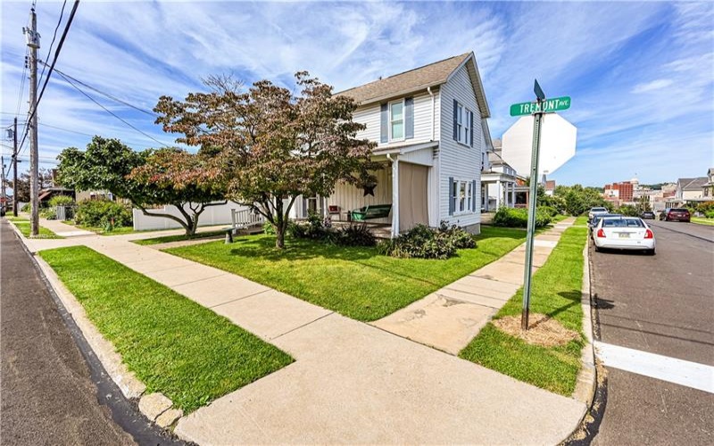 322 TREMONT AVENUE, Greensburg, 15601, 2 Bedroom Bedrooms, 4 Room Rooms,1.1 BathroomBathrooms,Residential,For Sale,TREMONT AVENUE,1772020