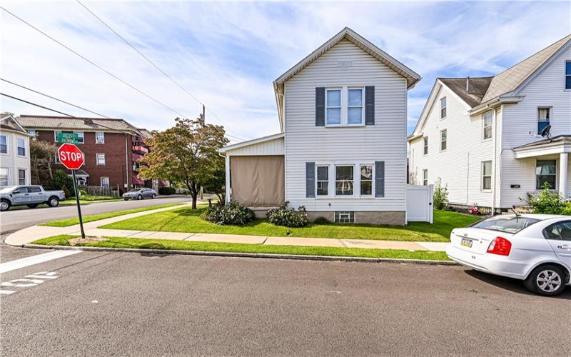 322 TREMONT AVENUE, Greensburg, 15601, 2 Bedroom Bedrooms, 4 Room Rooms,1.1 BathroomBathrooms,Residential,For Sale,TREMONT AVENUE,1772020