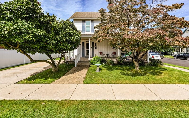 322 TREMONT AVENUE, Greensburg, 15601, 2 Bedroom Bedrooms, 4 Room Rooms,1.1 BathroomBathrooms,Residential,For Sale,TREMONT AVENUE,1772020