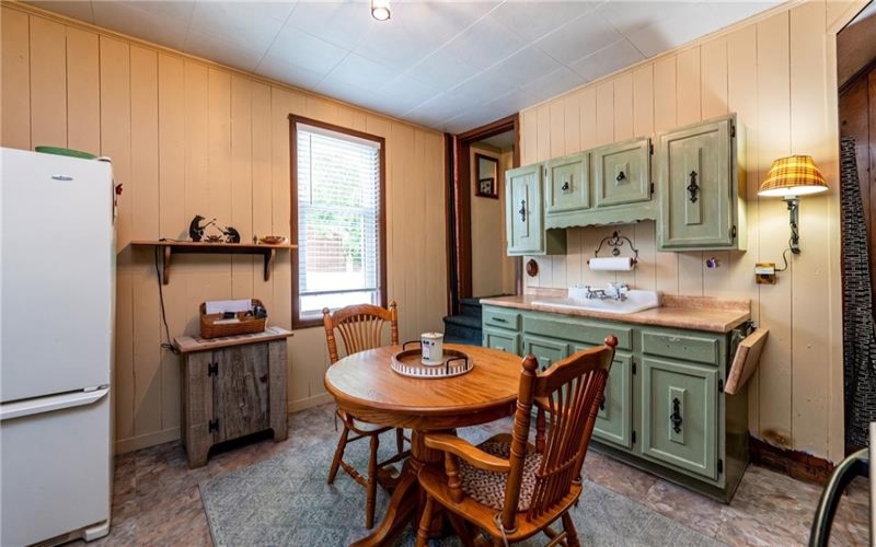322 TREMONT AVENUE, Greensburg, 15601, 2 Bedroom Bedrooms, 4 Room Rooms,1.1 BathroomBathrooms,Residential,For Sale,TREMONT AVENUE,1772020