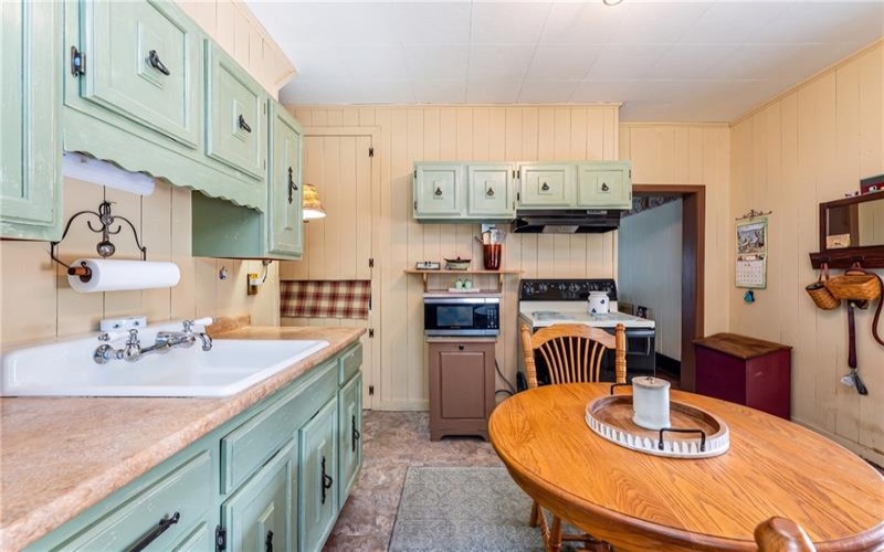 322 TREMONT AVENUE, Greensburg, 15601, 2 Bedroom Bedrooms, 4 Room Rooms,1.1 BathroomBathrooms,Residential,For Sale,TREMONT AVENUE,1772020
