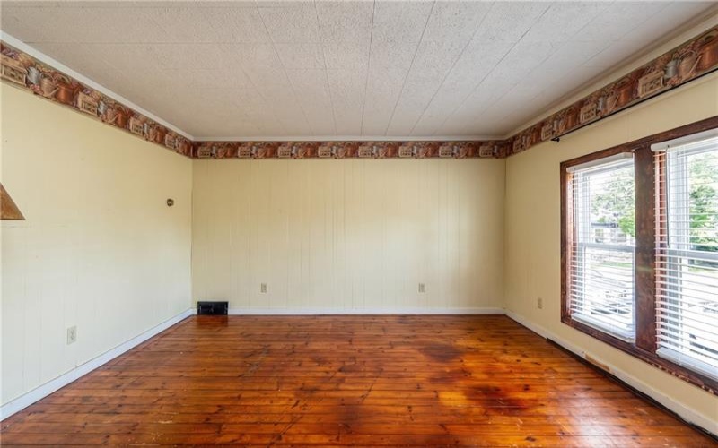 322 TREMONT AVENUE, Greensburg, 15601, 2 Bedroom Bedrooms, 4 Room Rooms,1.1 BathroomBathrooms,Residential,For Sale,TREMONT AVENUE,1772020