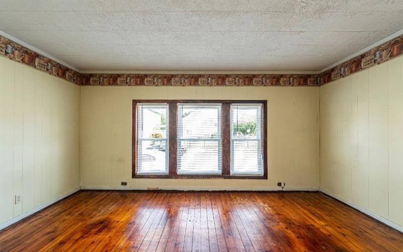322 TREMONT AVENUE, Greensburg, 15601, 2 Bedroom Bedrooms, 4 Room Rooms,1.1 BathroomBathrooms,Residential,For Sale,TREMONT AVENUE,1772020