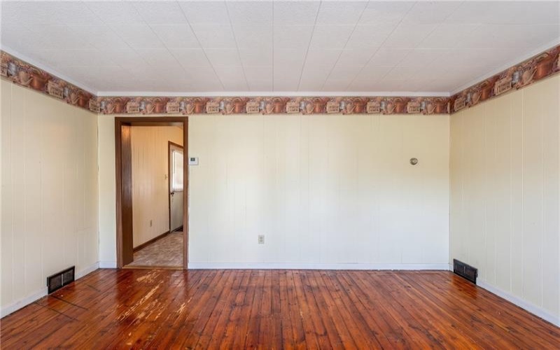 322 TREMONT AVENUE, Greensburg, 15601, 2 Bedroom Bedrooms, 4 Room Rooms,1.1 BathroomBathrooms,Residential,For Sale,TREMONT AVENUE,1772020