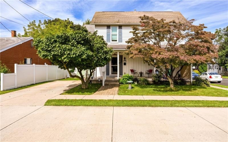 322 TREMONT AVENUE, Greensburg, 15601, 2 Bedroom Bedrooms, 4 Room Rooms,1.1 BathroomBathrooms,Residential,For Sale,TREMONT AVENUE,1772020