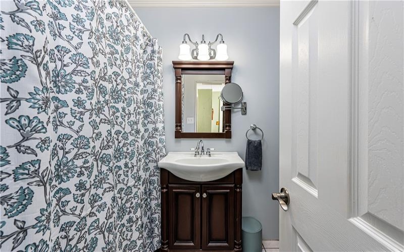 322 TREMONT AVENUE, Greensburg, 15601, 2 Bedroom Bedrooms, 4 Room Rooms,1.1 BathroomBathrooms,Residential,For Sale,TREMONT AVENUE,1772020