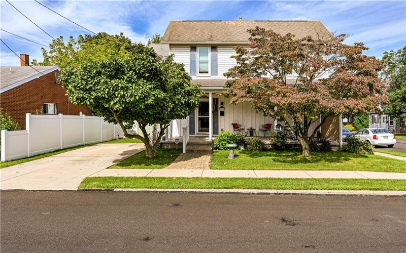 322 TREMONT AVENUE, Greensburg, 15601, 2 Bedroom Bedrooms, 4 Room Rooms,1.1 BathroomBathrooms,Residential,For Sale,TREMONT AVENUE,1772020