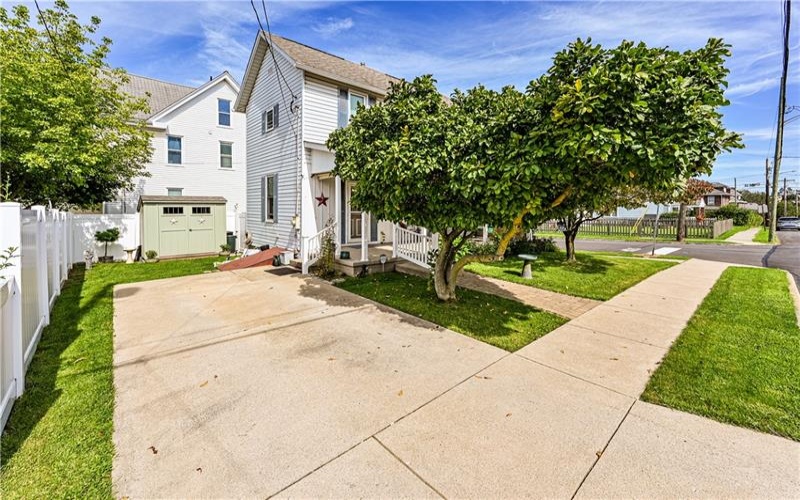 322 TREMONT AVENUE, Greensburg, 15601, 2 Bedroom Bedrooms, 4 Room Rooms,1.1 BathroomBathrooms,Residential,For Sale,TREMONT AVENUE,1772020