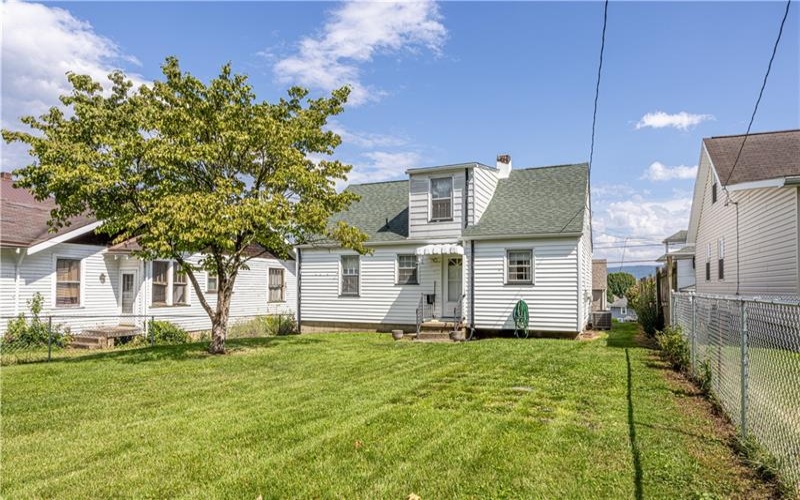 18 Connor St, Uniontown, 15401, 3 Bedroom Bedrooms, ,1 BathroomBathrooms,Residential,For Sale,Connor St,1772173