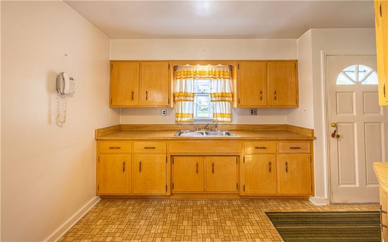 18 Connor St, Uniontown, 15401, 3 Bedroom Bedrooms, ,1 BathroomBathrooms,Residential,For Sale,Connor St,1772173