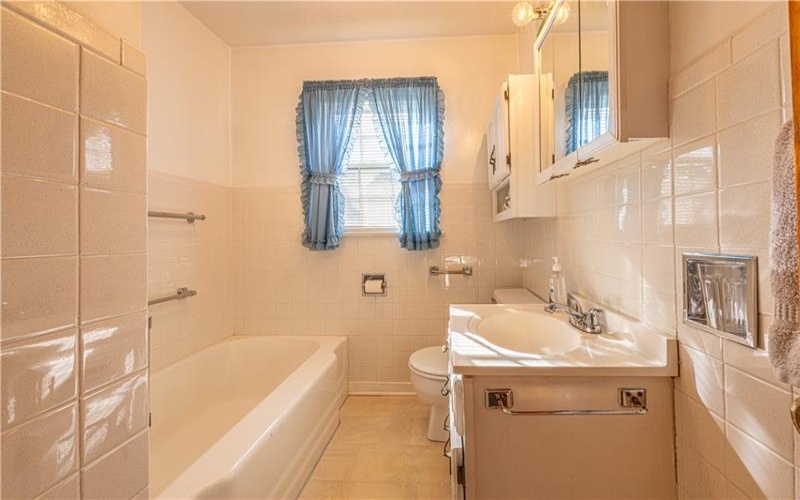 18 Connor St, Uniontown, 15401, 3 Bedroom Bedrooms, ,1 BathroomBathrooms,Residential,For Sale,Connor St,1772173