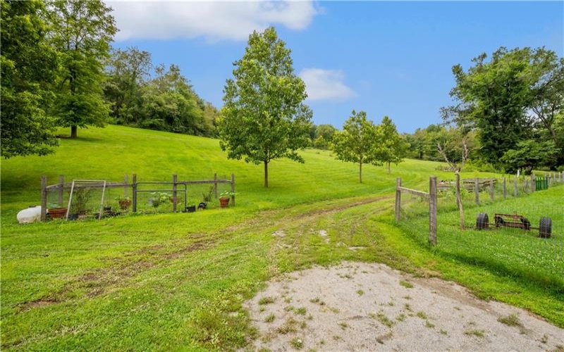 521 McClelland Road, Finleyville, 15332, ,Farm-acreage-lot,For Sale,shed structures,McClelland Road,1772064