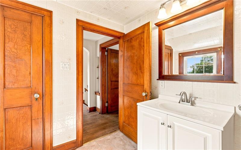 308 Thoburn Street, Johnstown, 15905, 2 Bedroom Bedrooms, ,2.1 BathroomBathrooms,Residential,For Sale,Thoburn Street,1772224