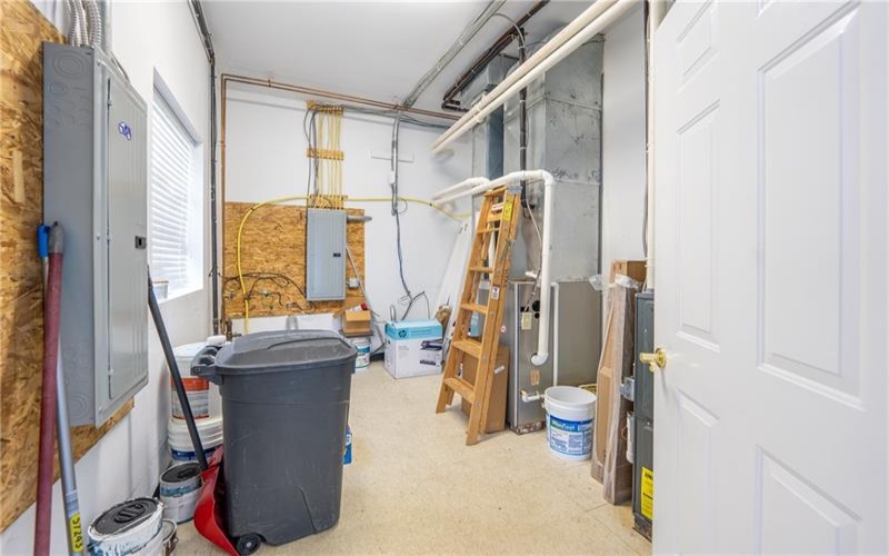 621 4TH STREET, 15644, 15644, ,Commercial-industrial-business,For Sale,4TH STREET,1772350