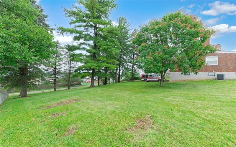 1425 Jones Street, Monessen, 15062, 3 Bedroom Bedrooms, 10 Room Rooms,1.2 BathroomBathrooms,Residential,For Sale,Jones Street,1772391
