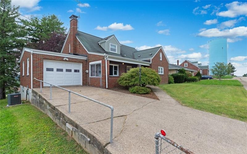 1425 Jones Street, Monessen, 15062, 3 Bedroom Bedrooms, 10 Room Rooms,1.2 BathroomBathrooms,Residential,For Sale,Jones Street,1772391