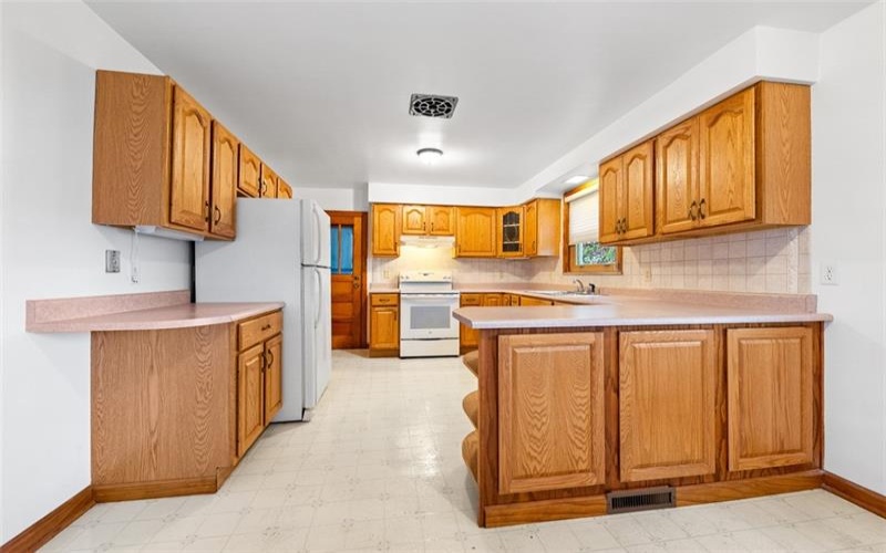 1425 Jones Street, Monessen, 15062, 3 Bedroom Bedrooms, 10 Room Rooms,1.2 BathroomBathrooms,Residential,For Sale,Jones Street,1772391