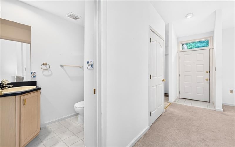 313 Vista Drive, 15601, 15601, 2 Bedroom Bedrooms, 8 Room Rooms,2.1 BathroomBathrooms,Residential,For Sale,Vista Drive,1769460