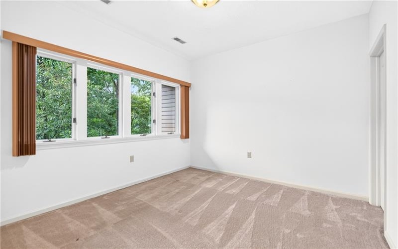 313 Vista Drive, 15601, 15601, 2 Bedroom Bedrooms, 8 Room Rooms,2.1 BathroomBathrooms,Residential,For Sale,Vista Drive,1769460