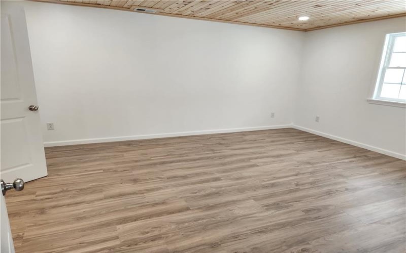 633 Bartleyville Rd, Burgettstown, 15021, 4 Bedroom Bedrooms, ,2 BathroomBathrooms,Residential,For Sale,Bartleyville Rd,1770933