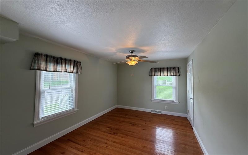 601 8th Street, Youngwood, 15697, 3 Bedroom Bedrooms, 7 Room Rooms,1 BathroomBathrooms,Residential,For Sale,8th Street,1771682