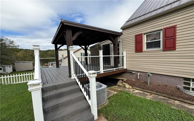 601 8th Street, Youngwood, 15697, 3 Bedroom Bedrooms, 7 Room Rooms,1 BathroomBathrooms,Residential,For Sale,8th Street,1771682