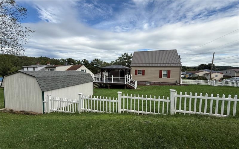 601 8th Street, Youngwood, 15697, 3 Bedroom Bedrooms, 7 Room Rooms,1 BathroomBathrooms,Residential,For Sale,8th Street,1771682