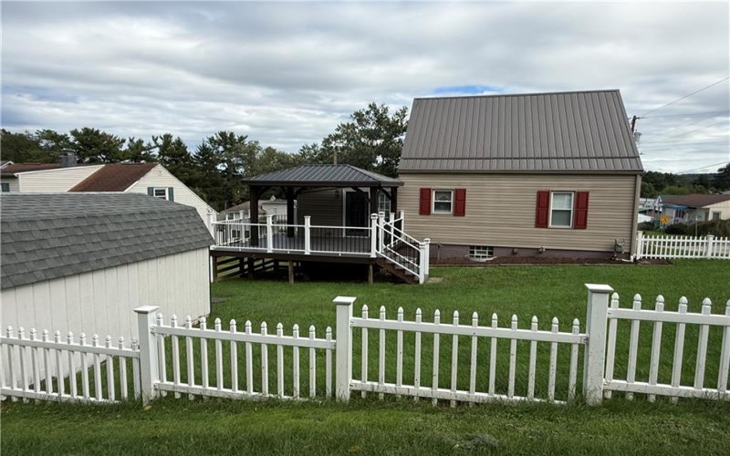 601 8th Street, Youngwood, 15697, 3 Bedroom Bedrooms, 7 Room Rooms,1 BathroomBathrooms,Residential,For Sale,8th Street,1771682