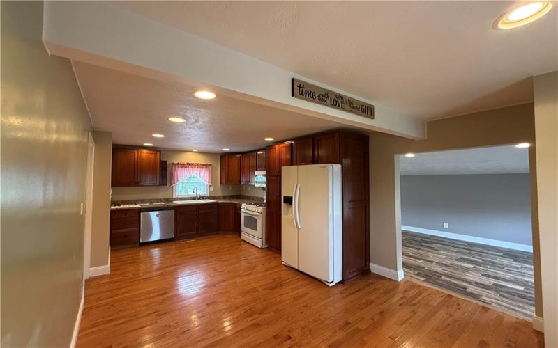 601 8th Street, Youngwood, 15697, 3 Bedroom Bedrooms, 7 Room Rooms,1 BathroomBathrooms,Residential,For Sale,8th Street,1771682