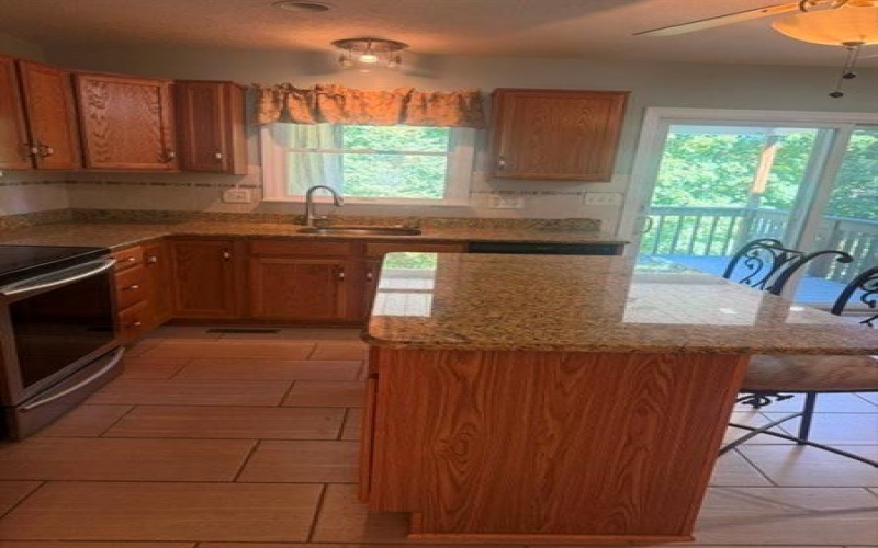 404 Country View Dr, Lower Burrell, 15068, 3 Bedrooms Bedrooms, 10 Rooms Rooms,2.1 BathroomsBathrooms,Residential,For Sale,Country View Dr,1772105