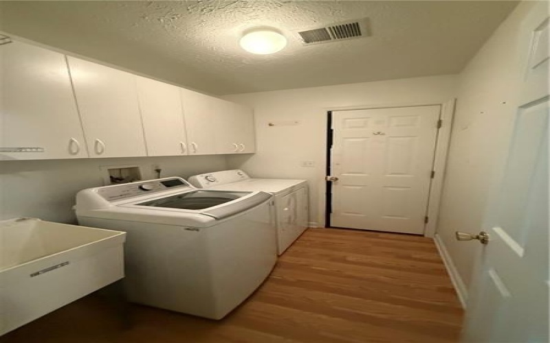 404 Country View Dr, Lower Burrell, 15068, 3 Bedrooms Bedrooms, 10 Rooms Rooms,2.1 BathroomsBathrooms,Residential,For Sale,Country View Dr,1772105