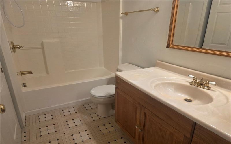 113 Danko Ln, Greensburg, 15601, 4 Bedroom Bedrooms, 7 Room Rooms,3 BathroomBathrooms,Residential,For Sale,Danko Ln,1772474