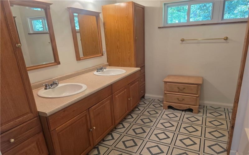 113 Danko Ln, Greensburg, 15601, 4 Bedroom Bedrooms, 7 Room Rooms,3 BathroomBathrooms,Residential,For Sale,Danko Ln,1772474