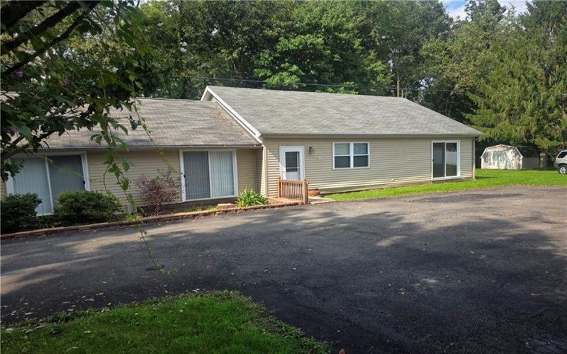 113 Danko Ln, Greensburg, 15601, 4 Bedroom Bedrooms, 7 Room Rooms,3 BathroomBathrooms,Residential,For Sale,Danko Ln,1772474