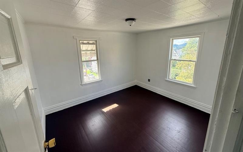 1633 Leishman AVENUE, New Kensington, 15068, 5 Bedroom Bedrooms, 10 Room Rooms,2.1 BathroomBathrooms,Residential,For Sale,Leishman,1772480