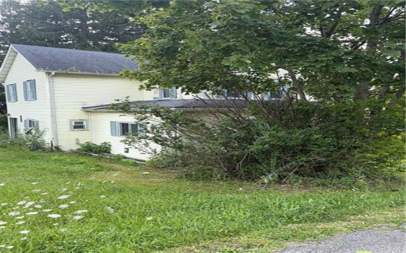 900 4th Ave, Derry, 15627, 4 Bedrooms Bedrooms, ,Residential,For Sale,4th Ave,1772489