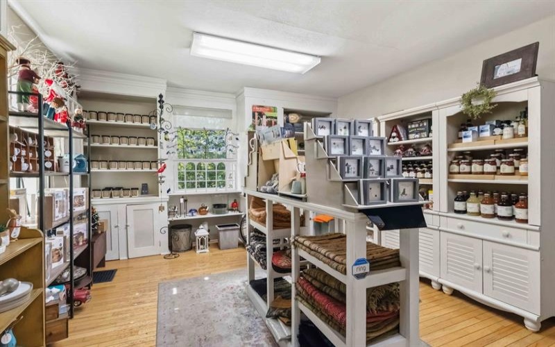 215 Main STREET, Ligonier, 15658, ,Commercial-industrial-business,For Sale,Main,1772502