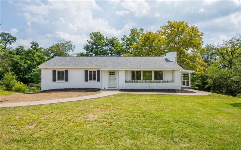 207 Grandview Drive, McMurray, 15317, 3 Bedroom Bedrooms, 10 Room Rooms,2 BathroomBathrooms,Residential,For Sale,Grandview Drive,1772352